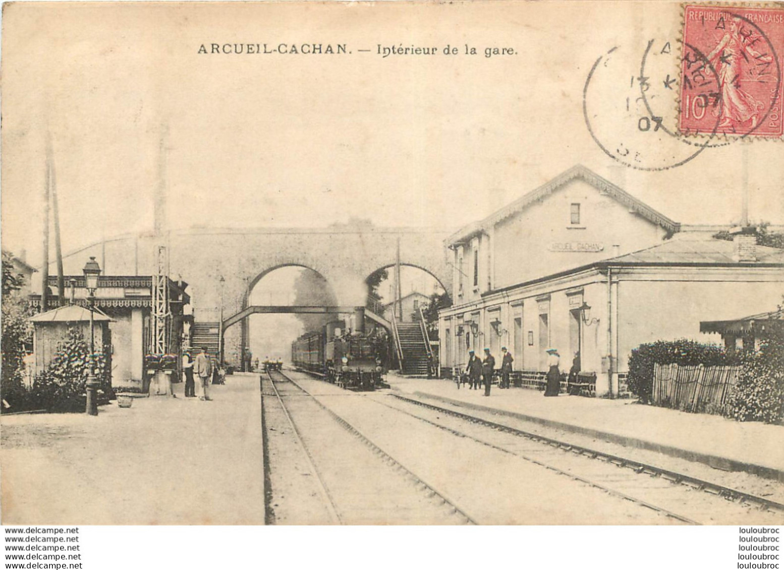 ARCUEIL CACHAN INTERIEUR DE LA GARE AVEC LE TRAIN - Arcueil