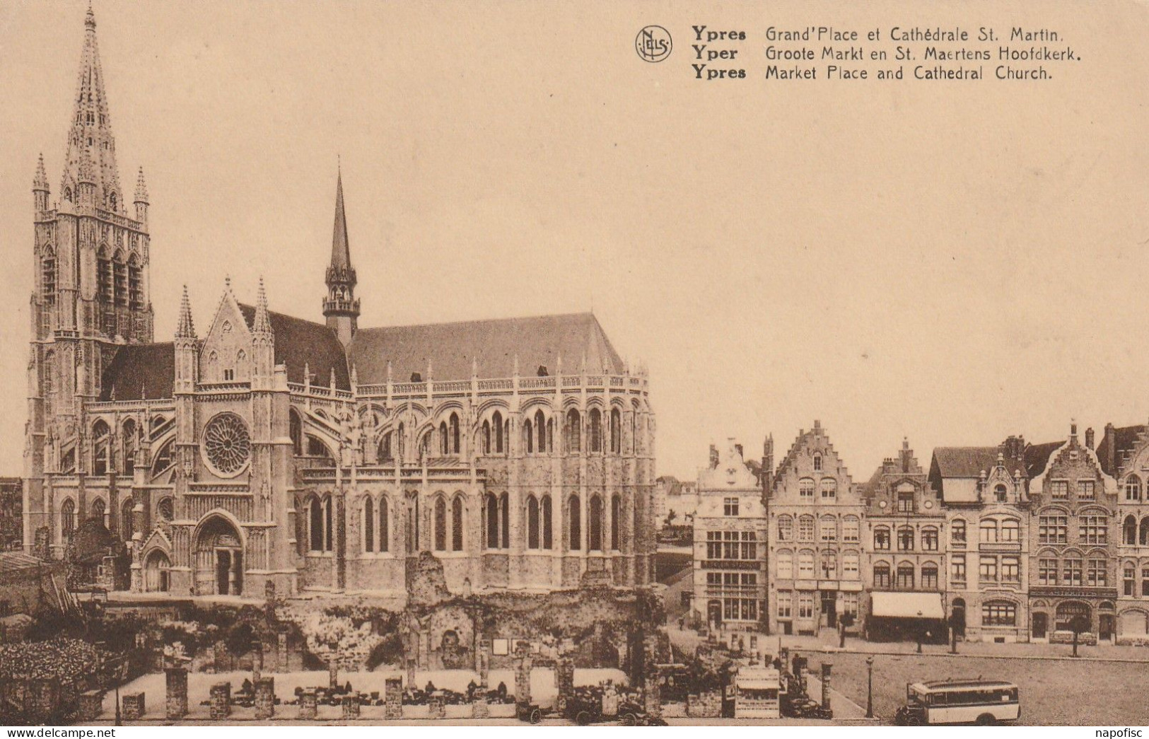 104-Ieper-Ypres Groot Markt En St.Maertens Hoofdkerk Grand'Place Et Cathédrale St.Martin - Ieper