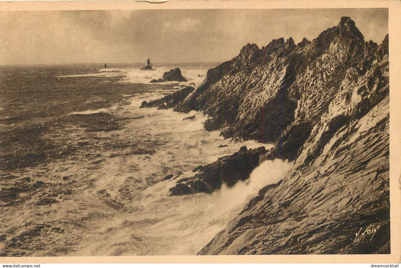 20 cpa POINTE DU RAZ DE SEIN. Guide fauteuil Sarah Bernardt N-D des Réfugiés Menhir Baie Trépassés Phare Enfer Plogoff..