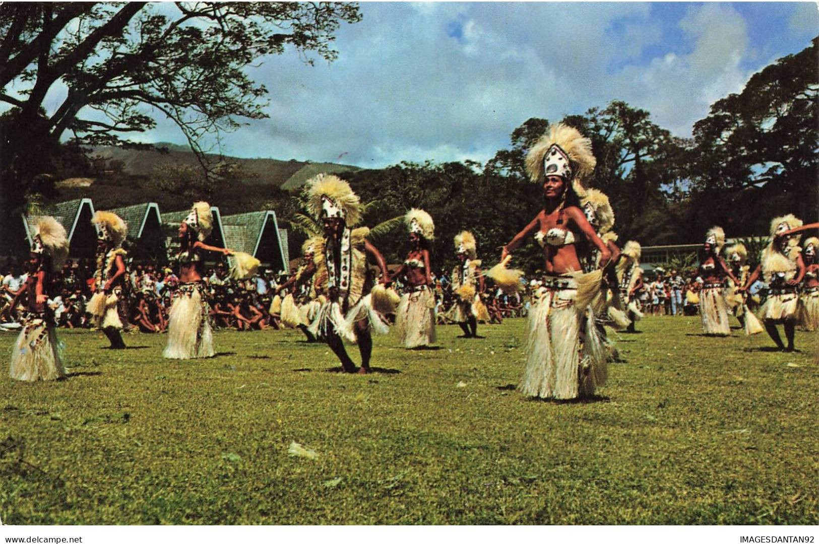 POLYNESIE FRANCAISE AP#DC196 TAHITI ACCUEILLE LA PATA 1970 DANSEURS LOCAUX - Frans-Polynesië