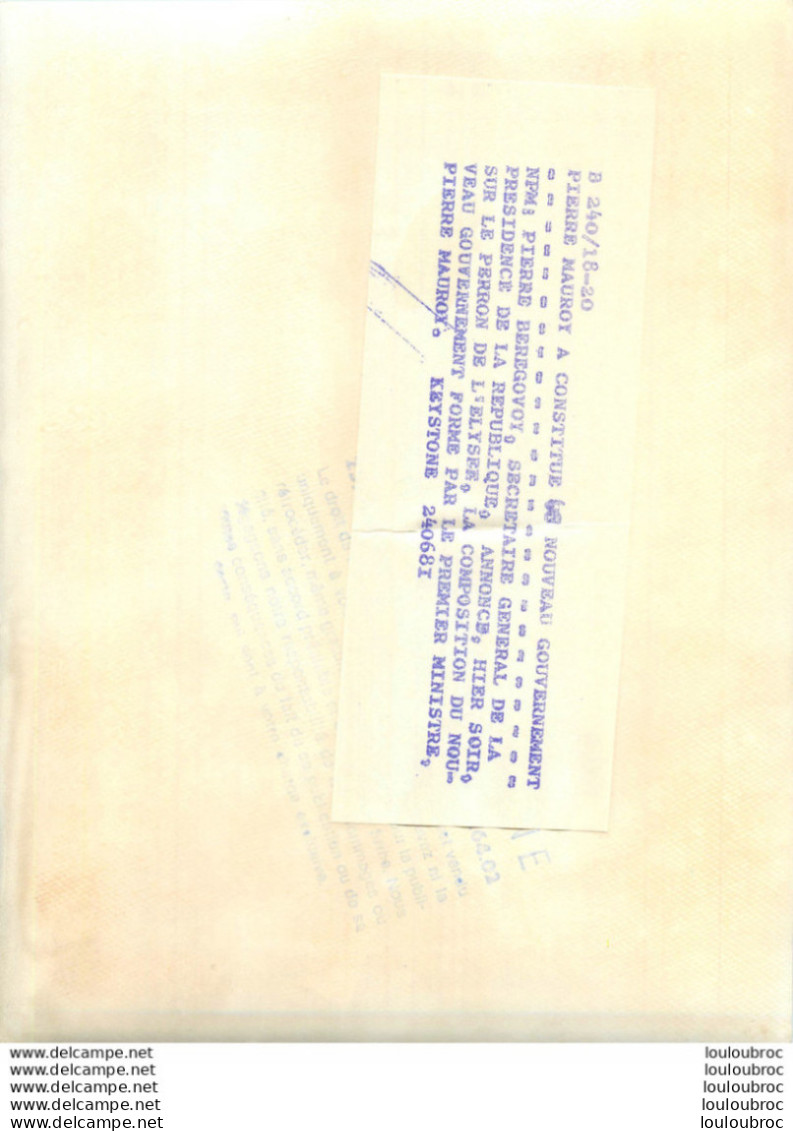 PHOTO DE PRESSE PIERRE MAUROY CONSTITUE LE NOUVEAU GOUVERNEMENT 24/06/1981  FORMAT 24 X 18 CM - Personas Identificadas