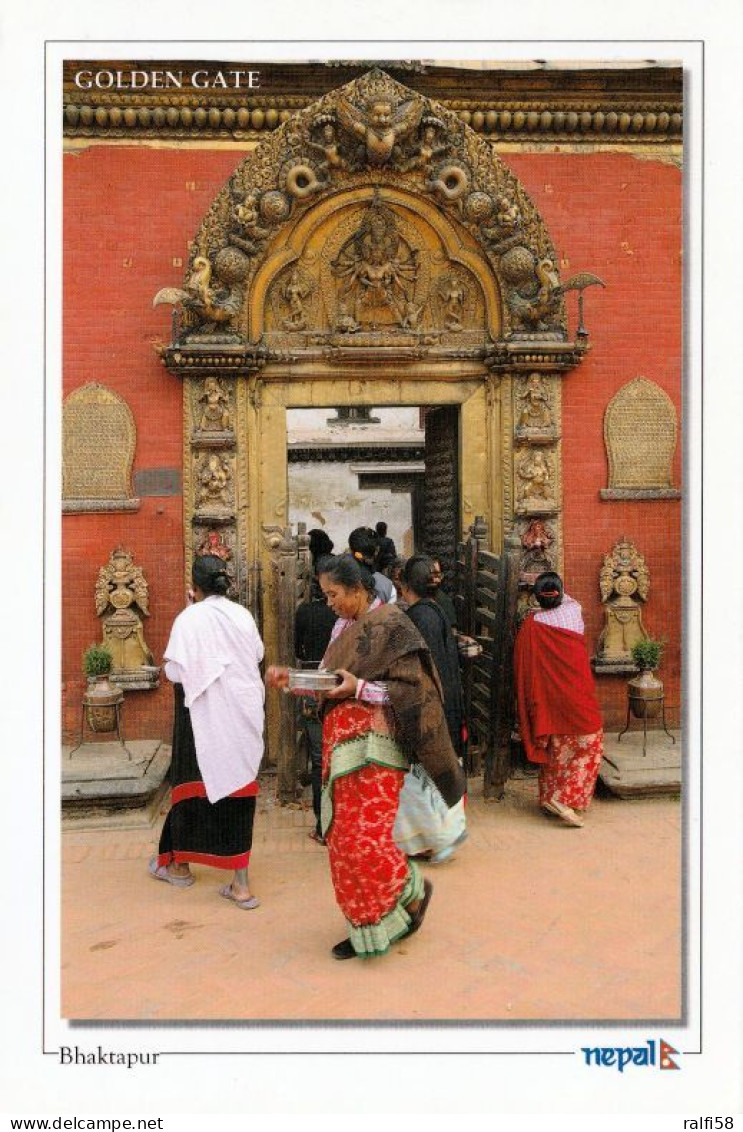 1 AK Nepal * Das Goldene Tor Am Königspalast Am Durbar Platz In Bhaktapur - Seit 1979 UNESCO Weltkulturerbe * - Népal