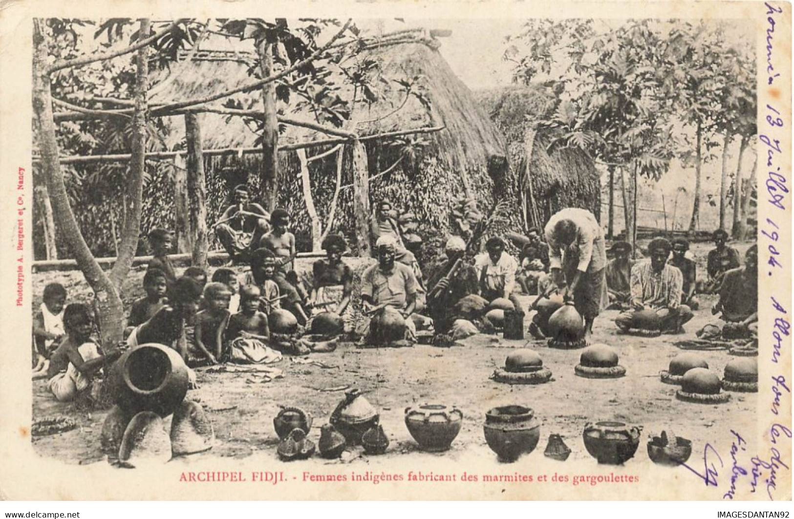 ARCHIPEL FIDJI #FG54922 FEMMES INDIGENES FABRICANT DES MARMITES ET DES GARGOULETTES - Fidji
