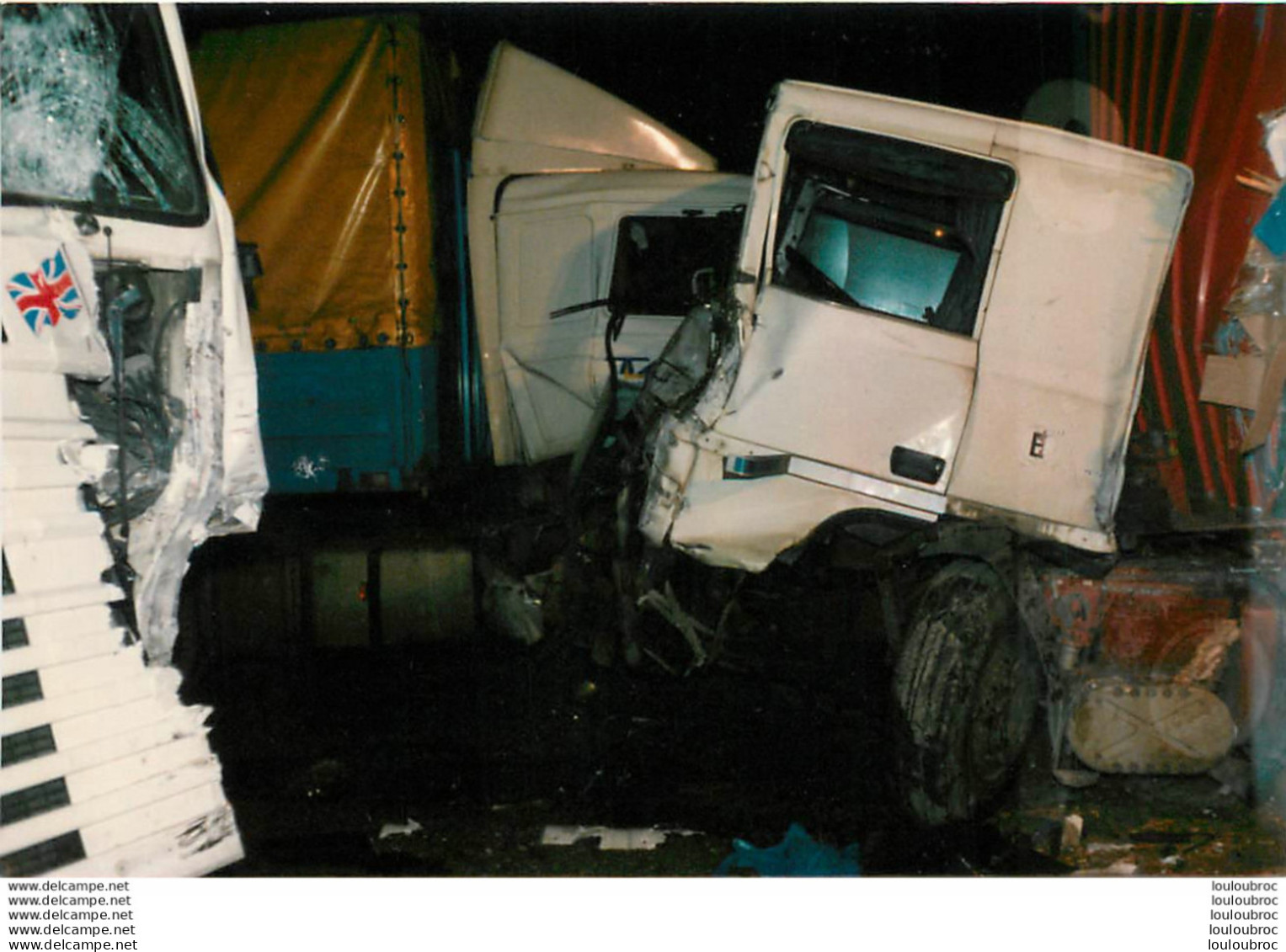 PHOTO ORIGINALE ACCIDENT ENTRE DEUX CAMIONS 1988 - Automobiles