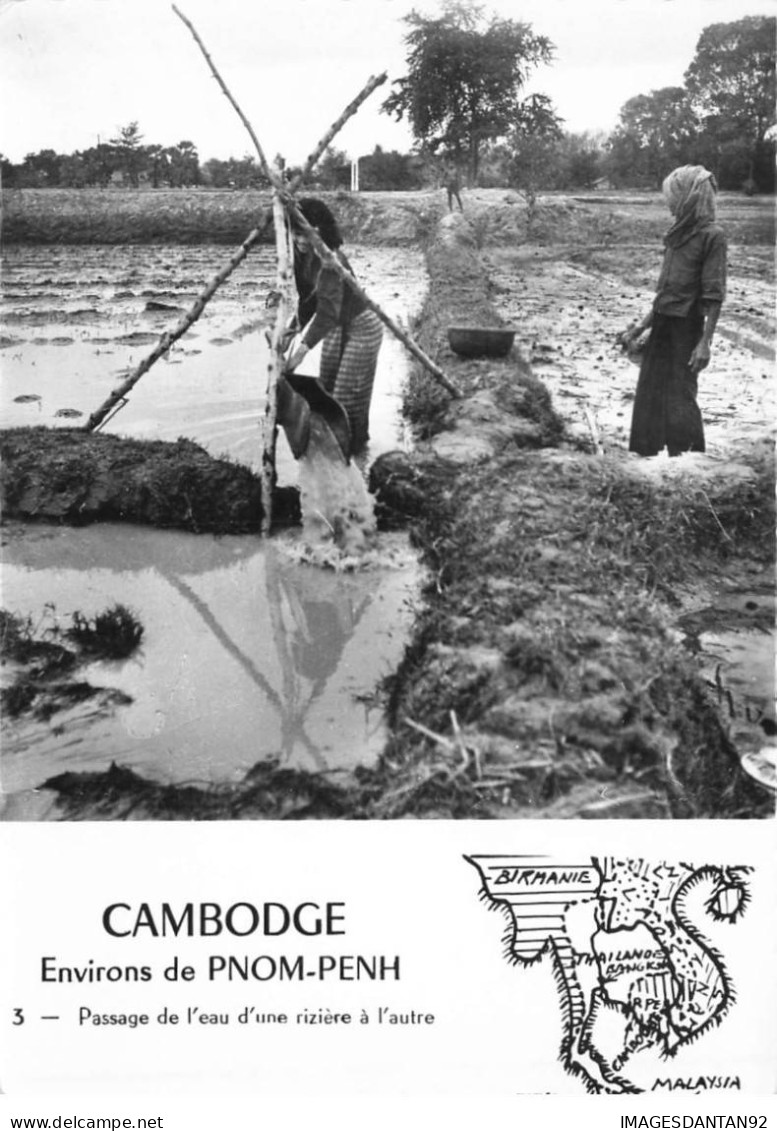 CAMBODGE #FG56119 PNOM PENH PASSAGE DE L EAU D UNE RIZIERE A L AUTRE - Camboya