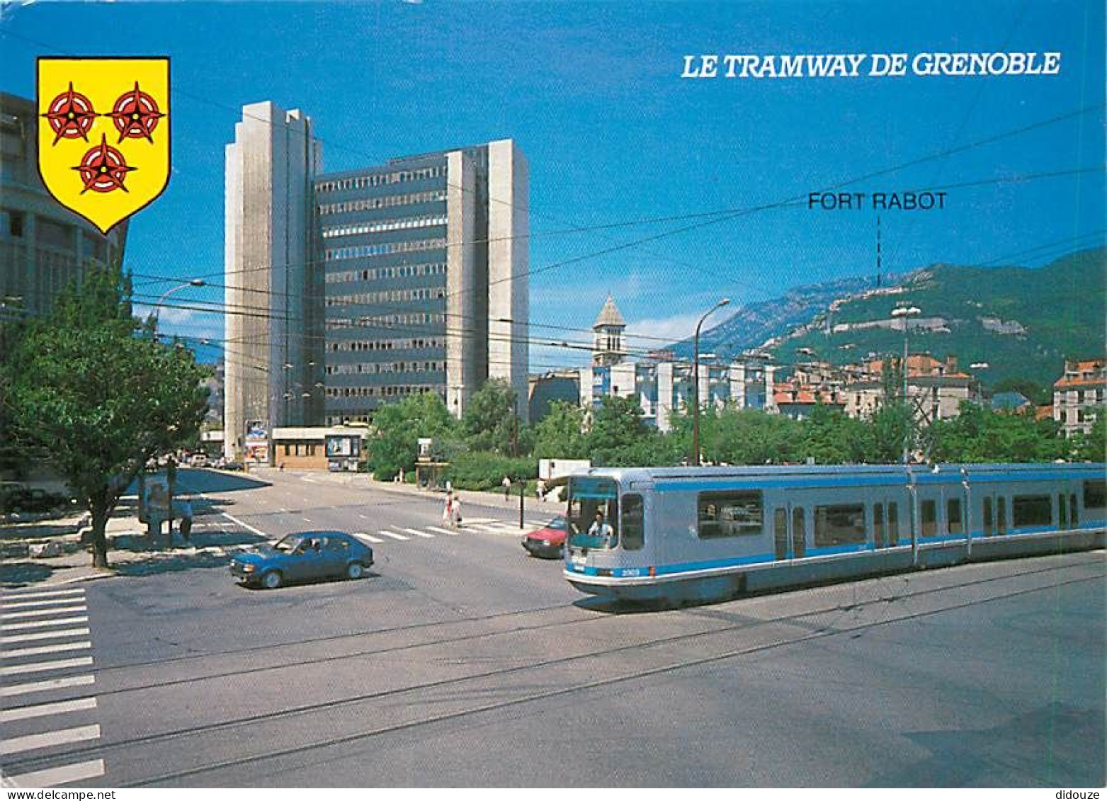 Trains - Tramways - Grenoble - Le Tramway - La Bibliothèque Municipale - Le Centre PTT. Au Fond, Le Fort Rabot - Automob - Strassenbahnen