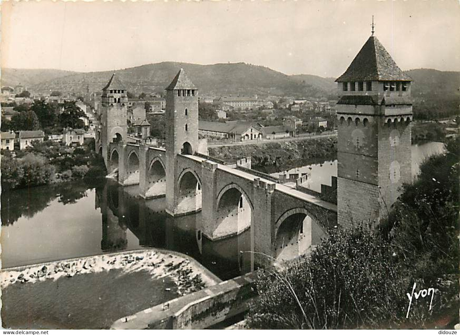 46 - Cahors - Le Pont Valentré Et Le Lot - Mention Photographie Véritable - Carte Dentelée - CPSM Grand Format - Voir Sc - Cahors