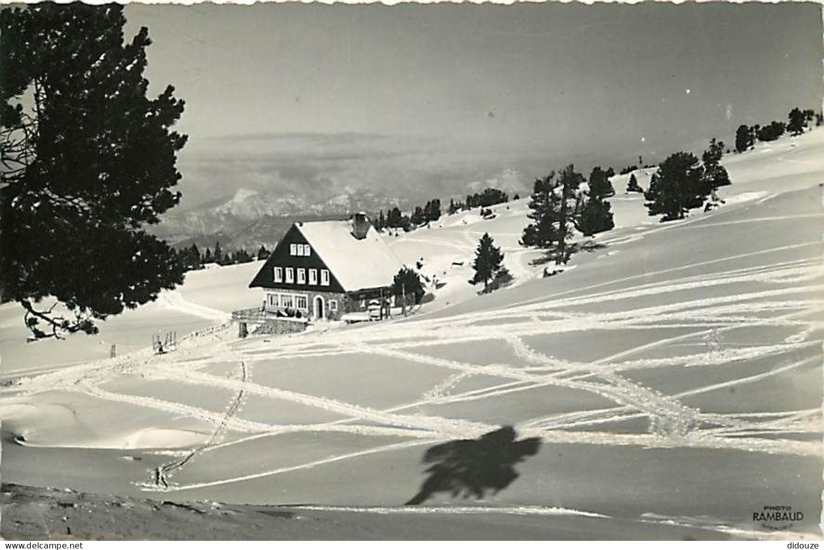 38 - Chamrousse - Roche-Béranger (1860) - Chalet Du C.M.D. - Hiver - Neige - Carte Dentelée - CPSM Grand Format - Voir S - Chamrousse