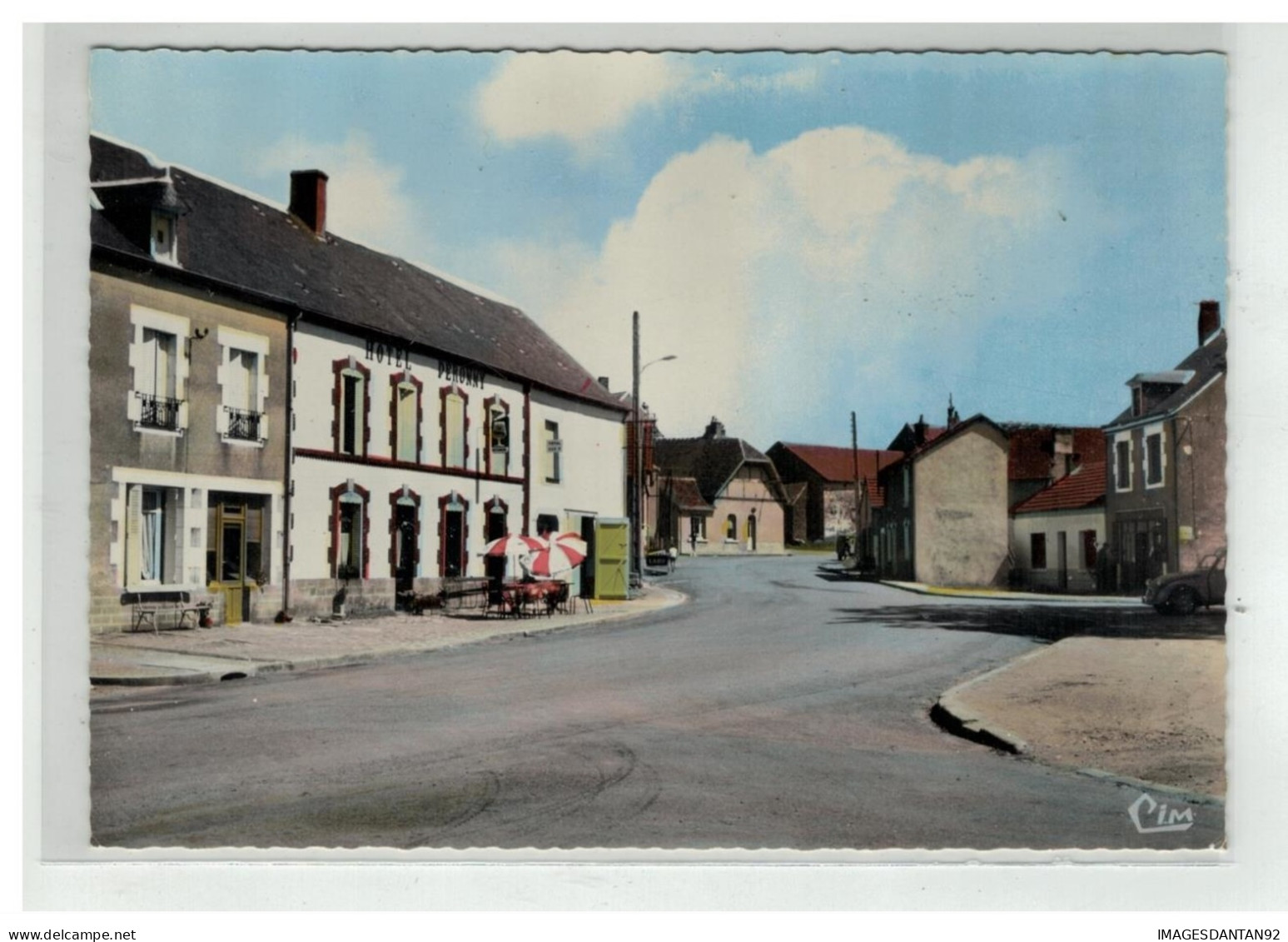 18 PREVERANGES PLACE DU MONUMENT N°AC 300 30 HOTEL PERONNY - Préveranges