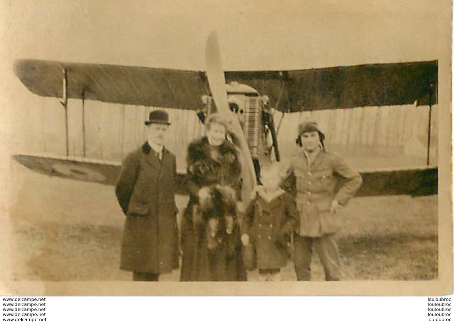 AVION ET SON PILOTE ARTHUR L-LOUG PHOTO ORIGINALE FORMAT 7 X 4.50 CM - Aviazione