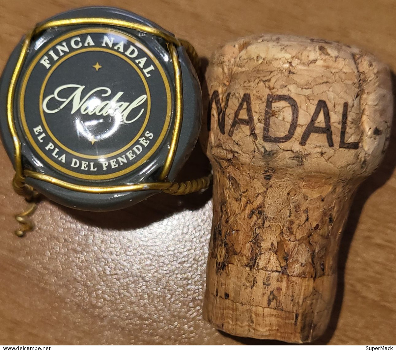 Capsule & Bouchon & Muselet Cava D'Espagne FINCA NADAL Gris & Blanc Nr 302 - Sparkling Wine