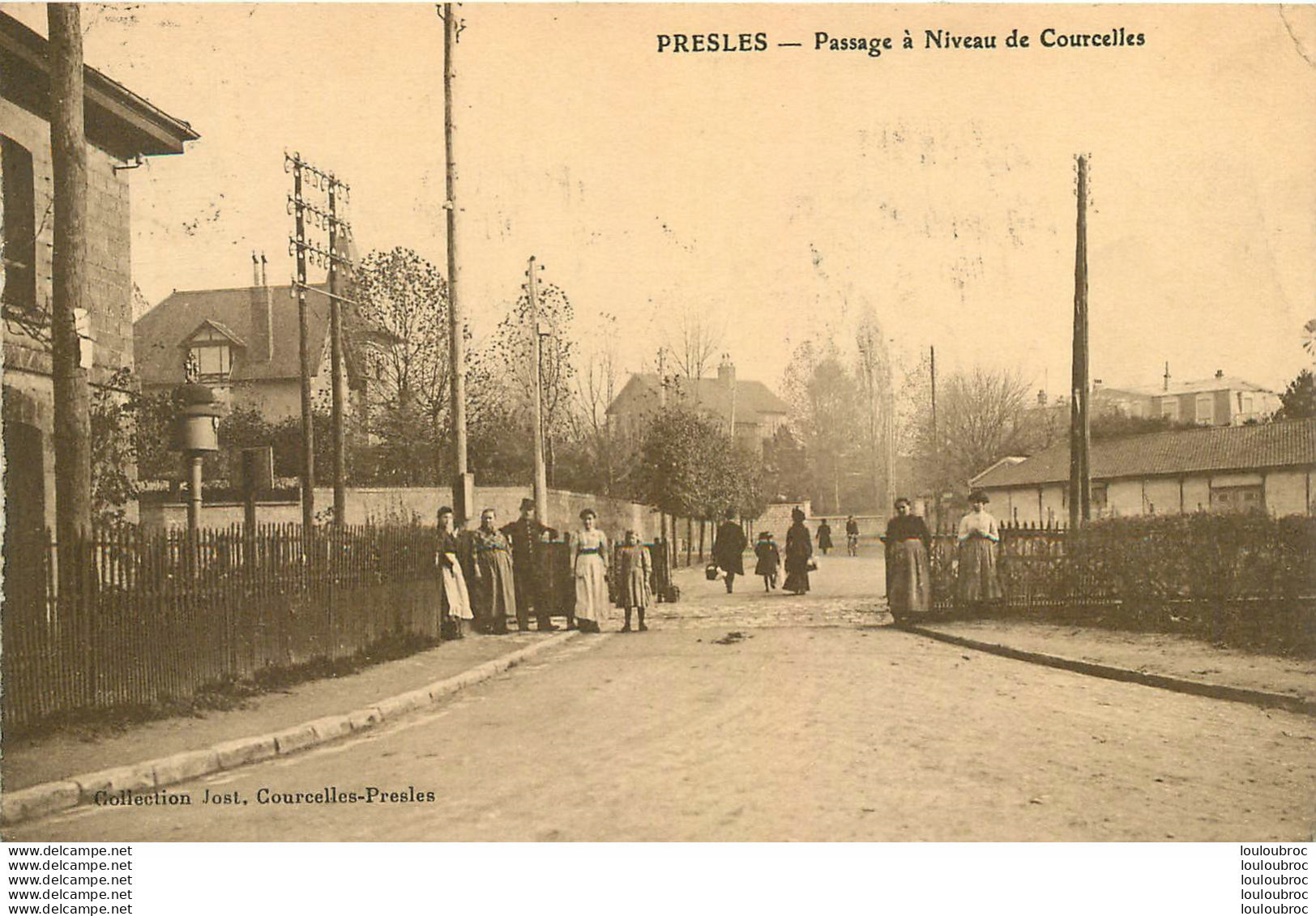 PRESLES PASSAGE A NIVEAU DE COURCELLES - Presles