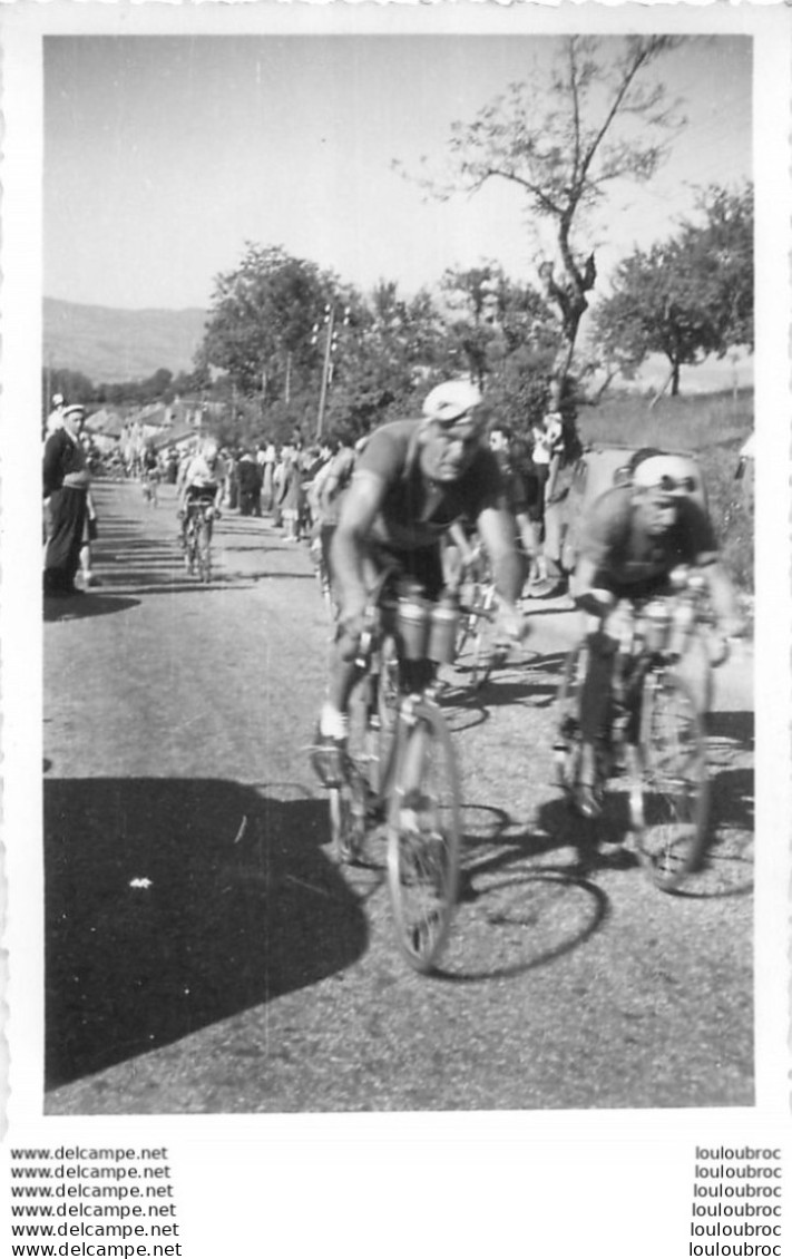 COURSE CYCLISTE 1967  LES ABRETS  ET ALENTOURS ISERE PHOTO ORIGINALE FAURE LES ABRETS  11 X 8 CM R31 - Radsport