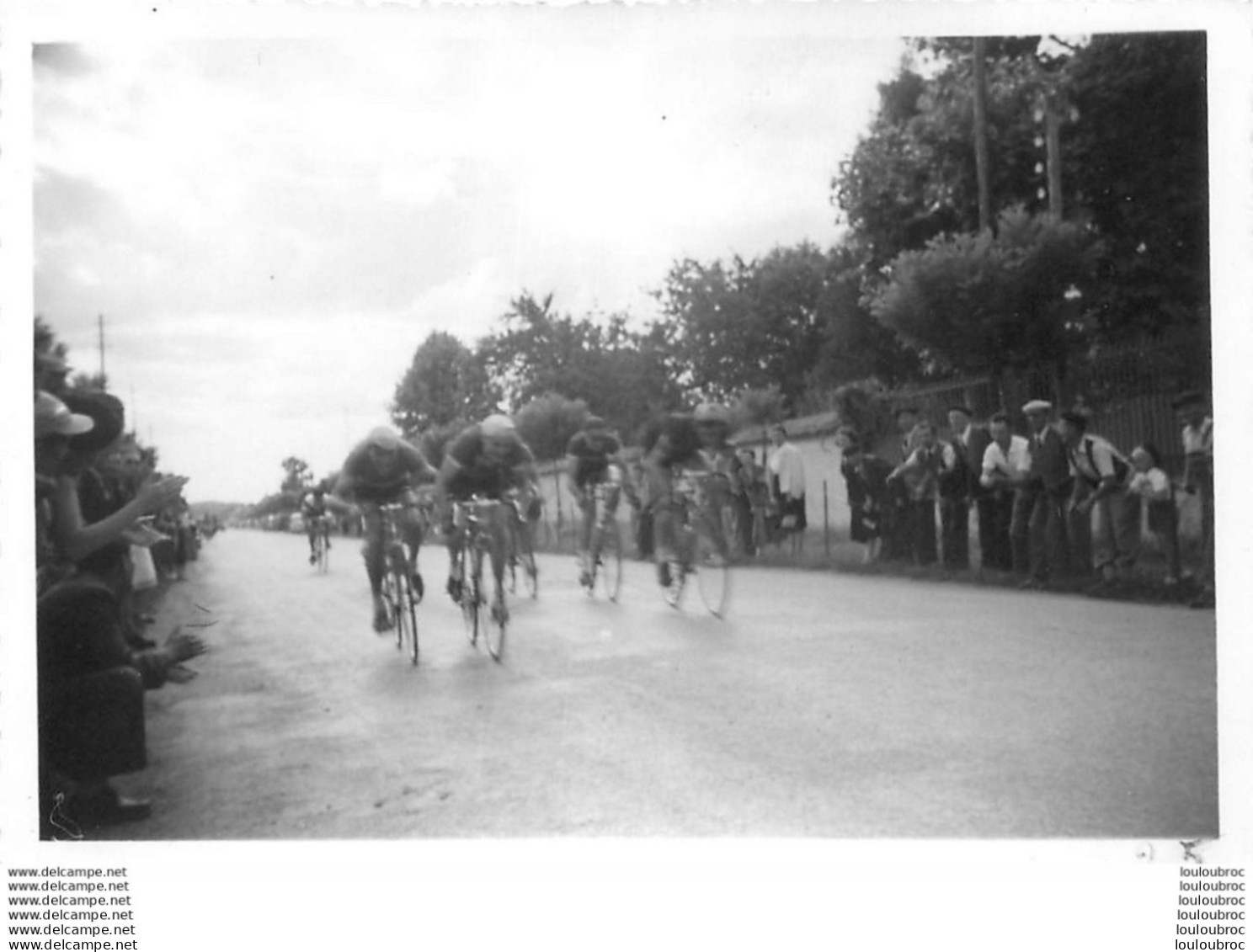 COURSE CYCLISTE 1967  LES ABRETS  ET ALENTOURS ISERE PHOTO ORIGINALE FAURE LES ABRETS  11 X 8 CM R22 - Cycling