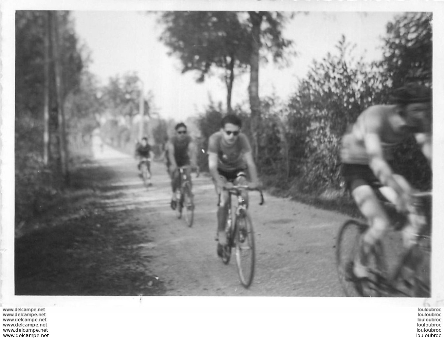 COURSE CYCLISTE 1967  LES ABRETS  ET ALENTOURS ISERE PHOTO ORIGINALE FAURE LES ABRETS  11 X 8 CM R9 - Radsport