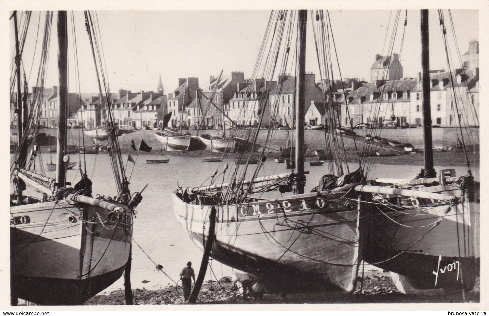 CAMARET - Bateaux Langoustiers Accostés Le Long Du Sillon - Camaret-sur-Mer