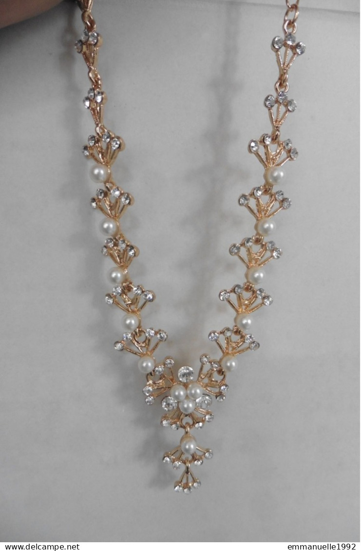 Vintage - Collier Princesse Métal Doré Serti Perles Fines Blanches Et Cristaux Strass Blanc Transparent - Collane/Catenine