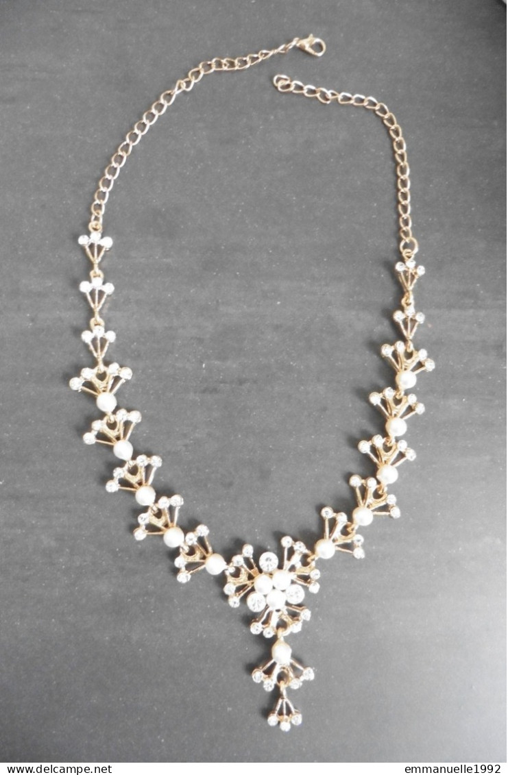 Vintage - Collier Princesse Métal Doré Serti Perles Fines Blanches Et Cristaux Strass Blanc Transparent - Collares/Cadenas