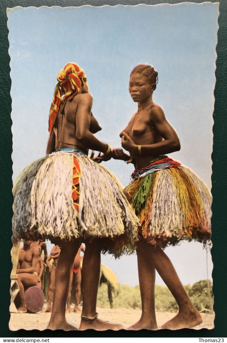 Bangui, Jeunes Danseuses, Lib "Au Messager", N° 2779 - República Centroafricana