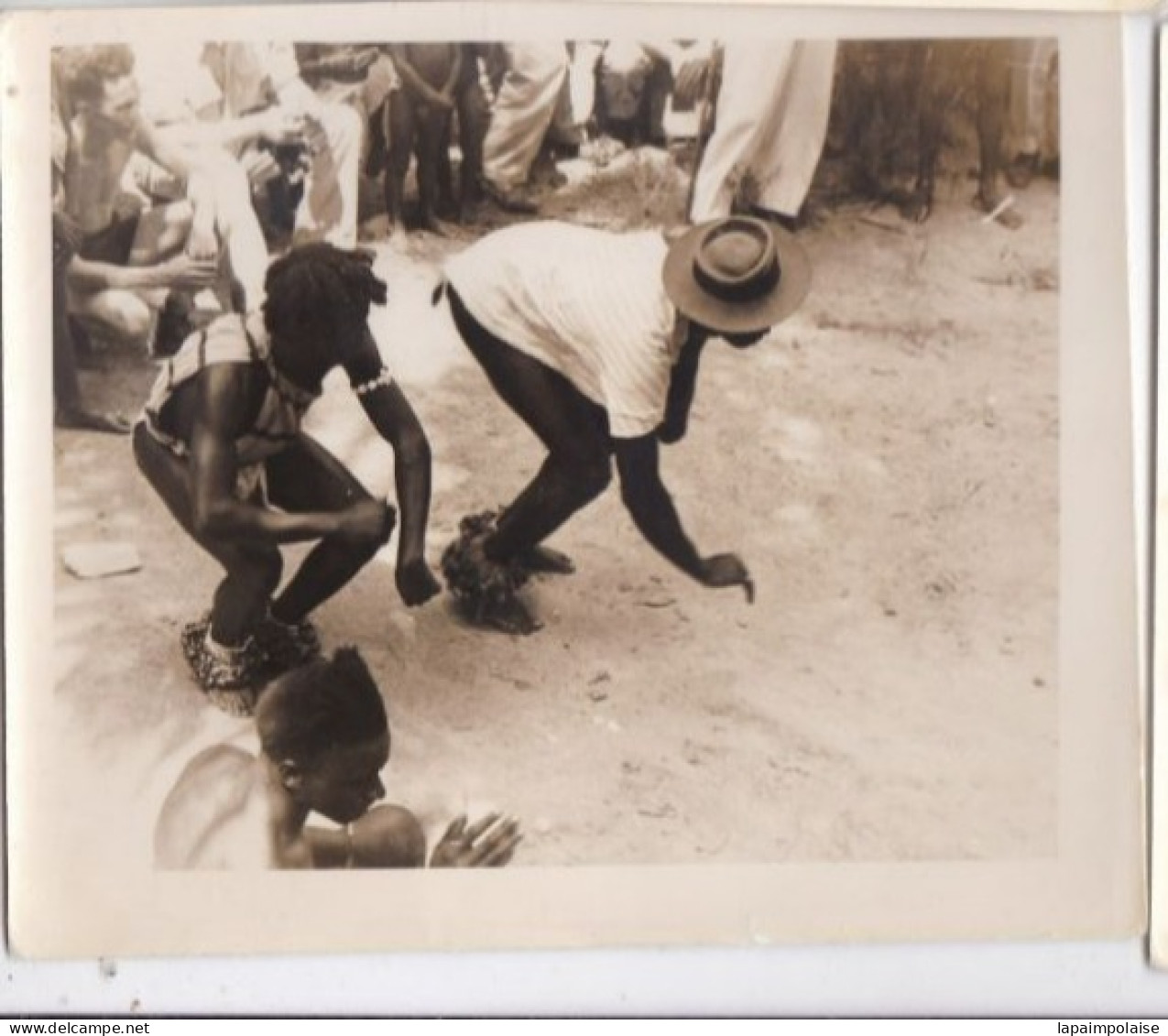 Photo Afrique Cameroun Gabon Congo ? Dans Un Village Groupe De Danseurs Autochtones     Réf 30245 - Afrika