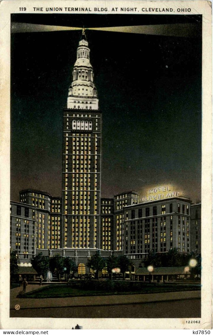 Cleveland - The Union Terminal Building At Night - Cleveland