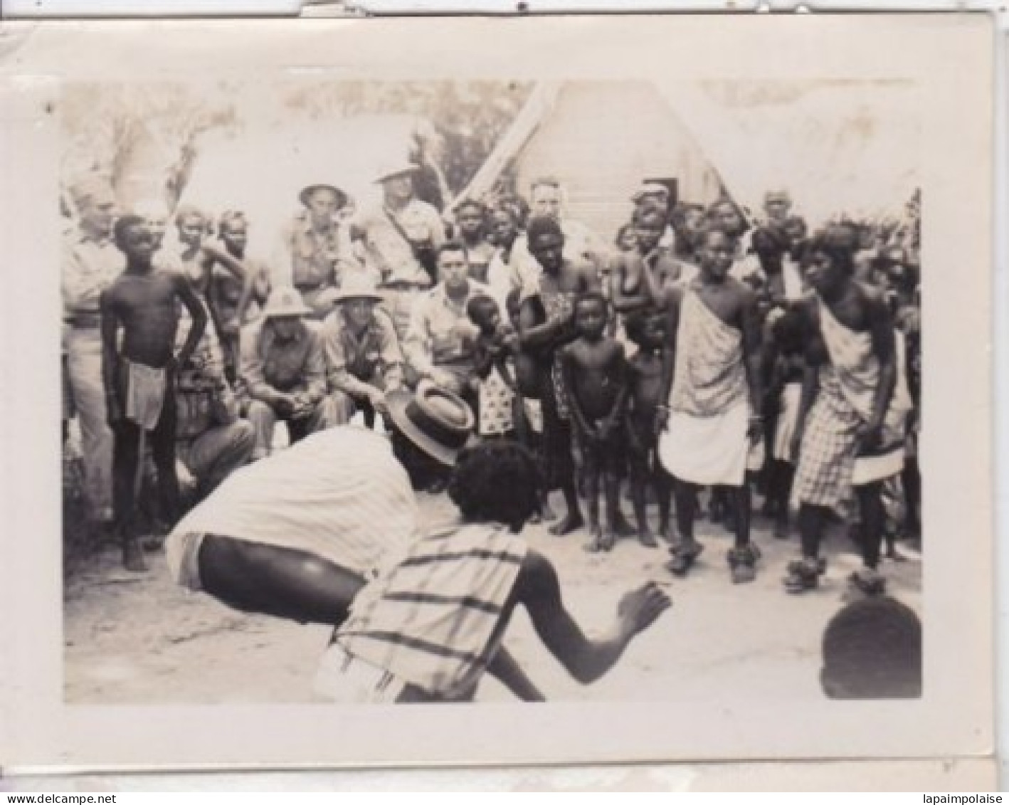 Photo Afrique Cameroun Gabon Congo ? Dans Un Village Groupe D'autochtones Dansant   Réf 30249 - Afrika