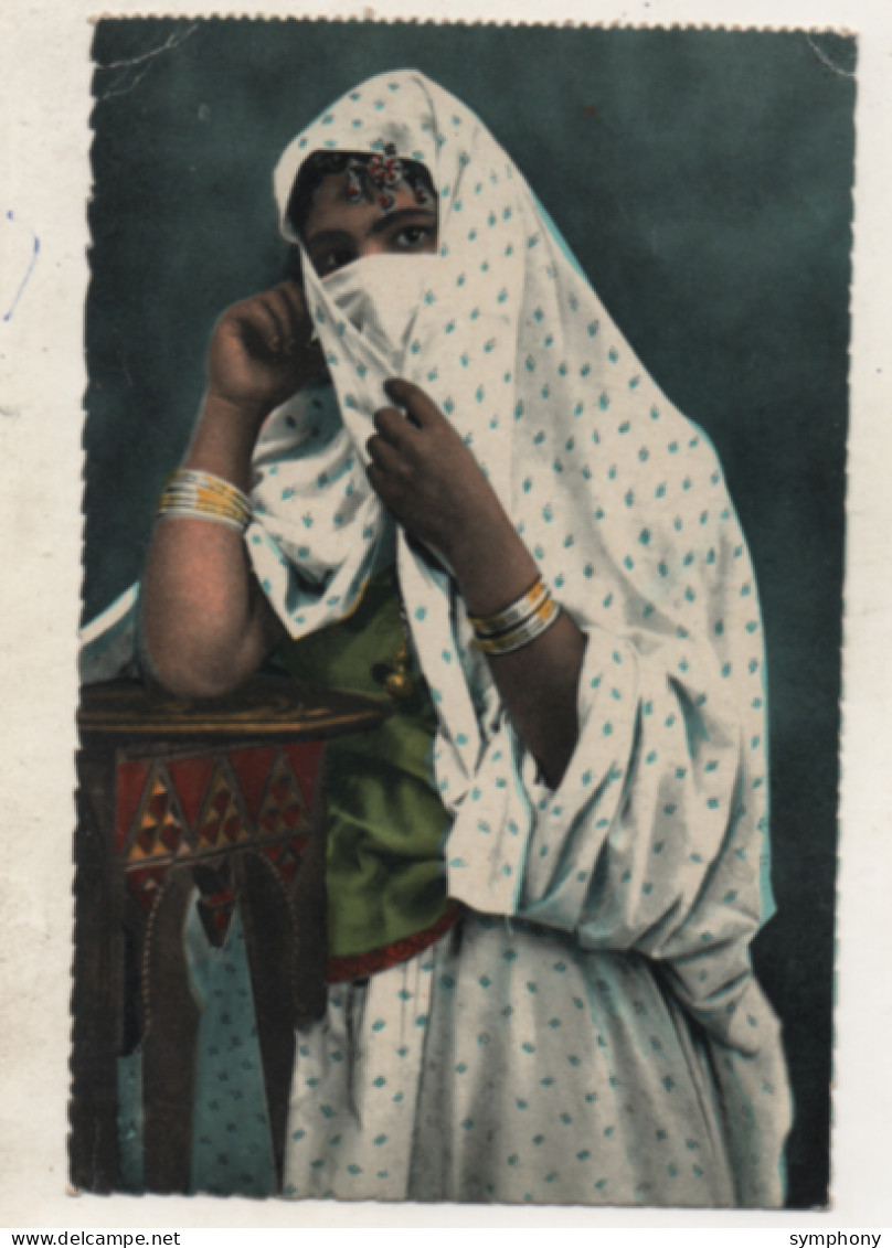 CPA - Collection Artistique - L'Afrique - Mauresque Voilée - - Mujeres