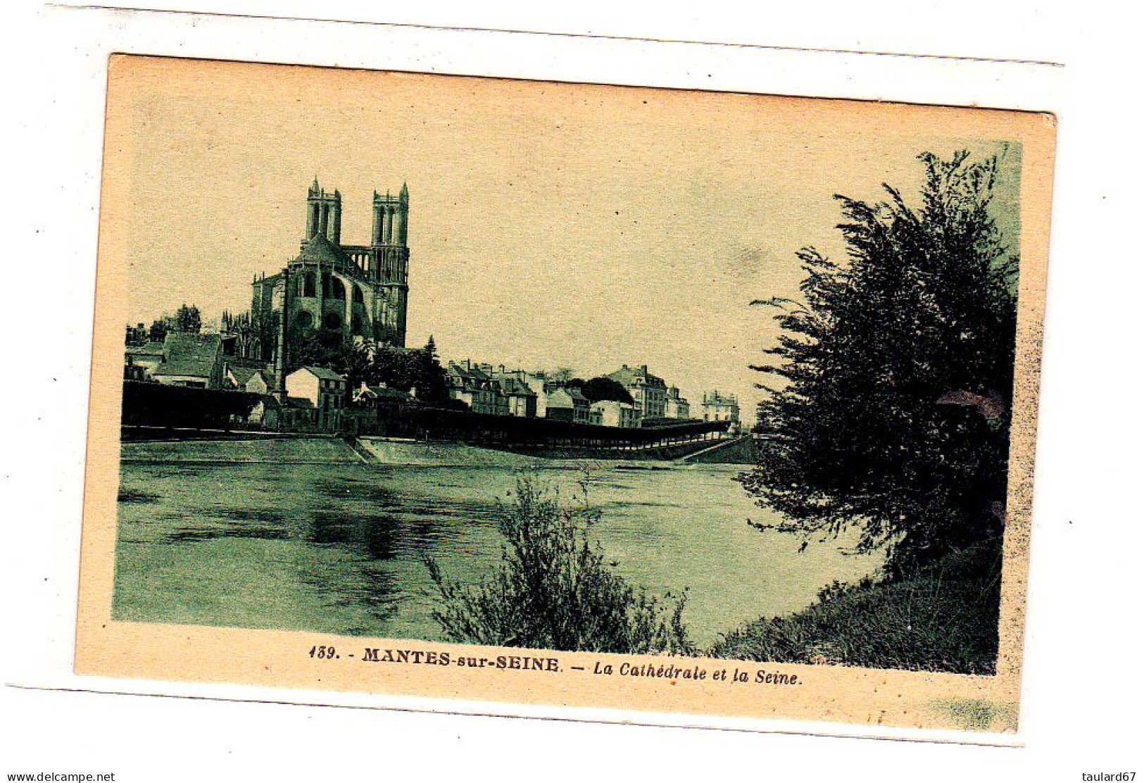 Mantes-sur-Seine La Cathédrale Et La Seine - Mantes La Ville