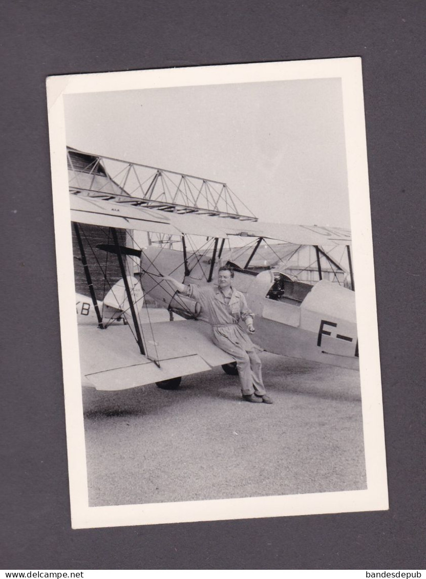 Photo Originale Vintage Snapshot Aviation Aviateur Avion Biplan à Identifier  (52974) - Luftfahrt