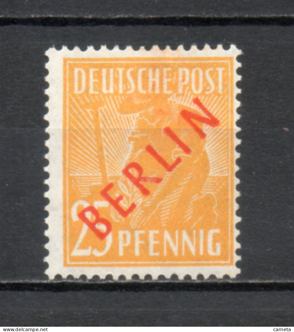 ALLEMAGNE BERLIN    N° 10   NEUF AVEC CHARNIERE   COTE 65.00€   ZONES AAS SURCHARGE ROUGE BERLIN - Unused Stamps