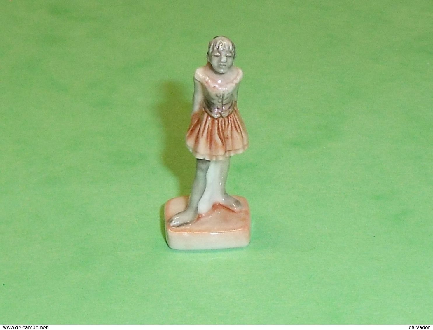 Fèves / Fève / Autres / Divers : Statuette , La Petite Danseuse                      T104 - Sonstige & Ohne Zuordnung