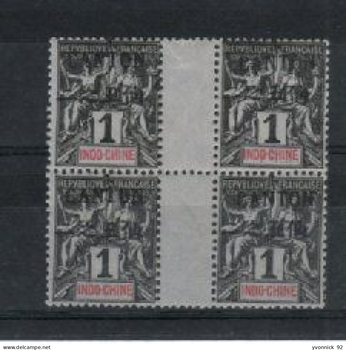 Indochine Canton  _ 1bloc De 4 Timbres Sans Millésimes  N °17 - Unused Stamps