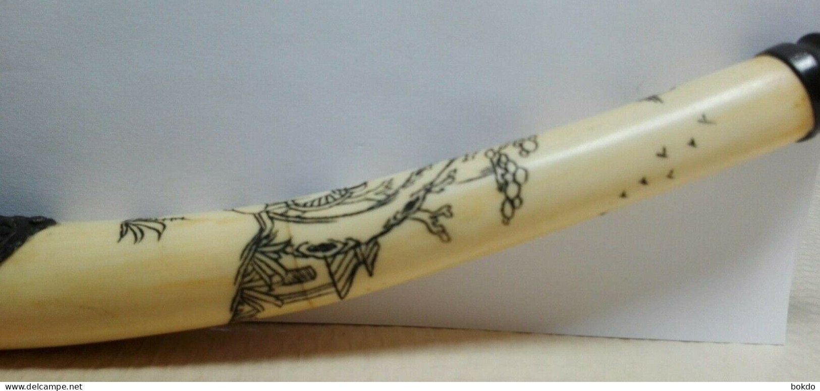Très jolie ancienne pipe - asiatique - joliment travaillé - 32 cm