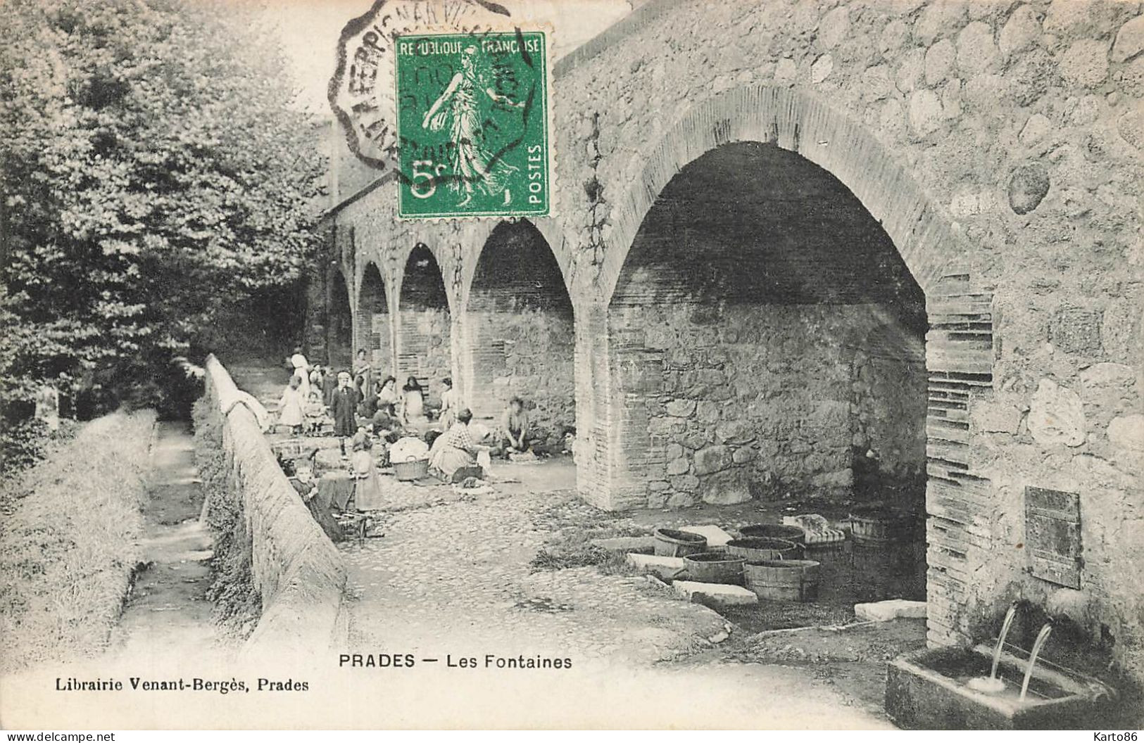 Prades * Les Fontaines * Thème Lavoir Lavandières Laveuses Blanchisseuses * Villageois - Prades