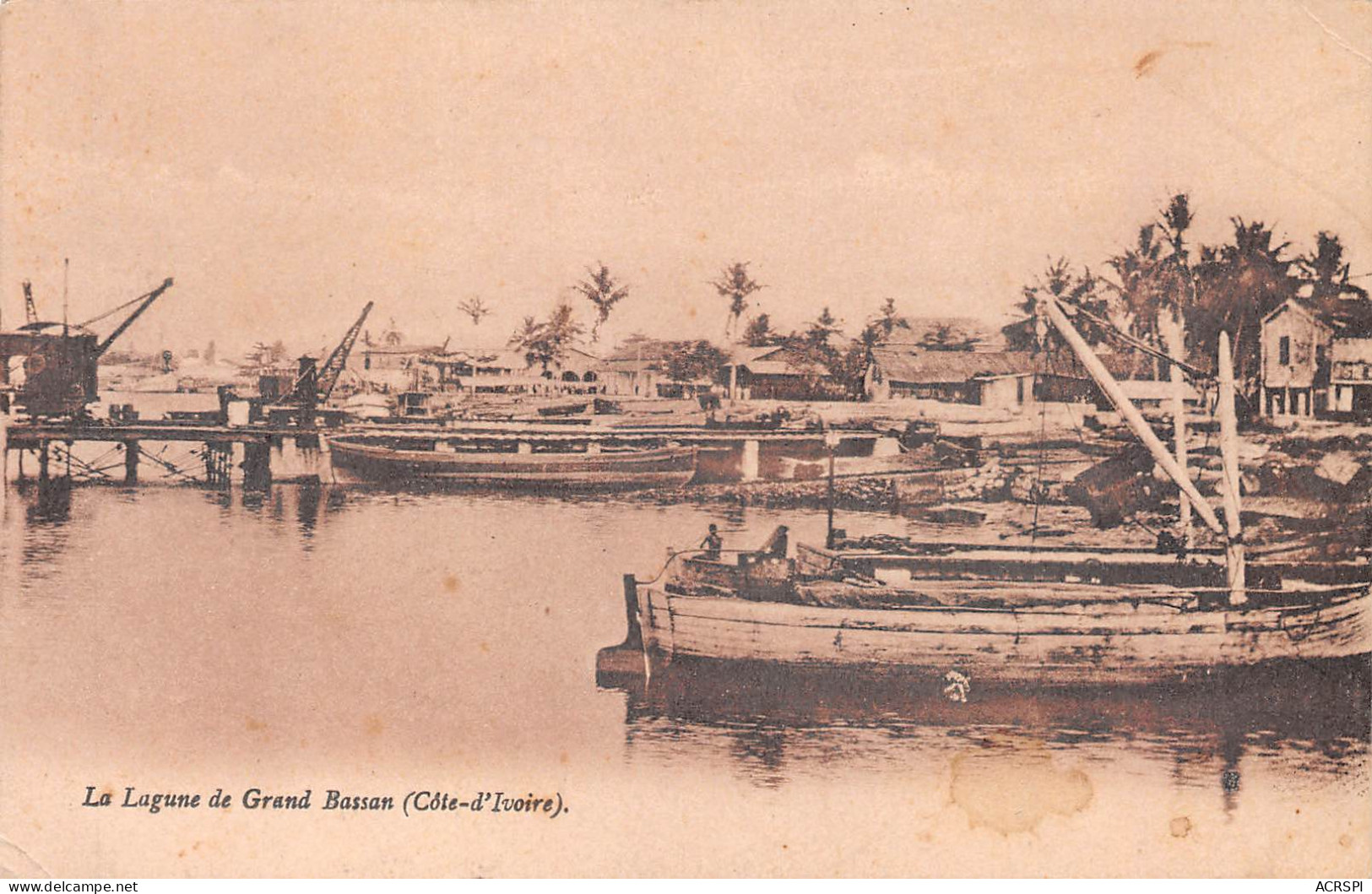 COTE  D' IVOIRE  Grand Bassam Les Bateaux à Quai  N° 21 \ML4020 - Ivory Coast