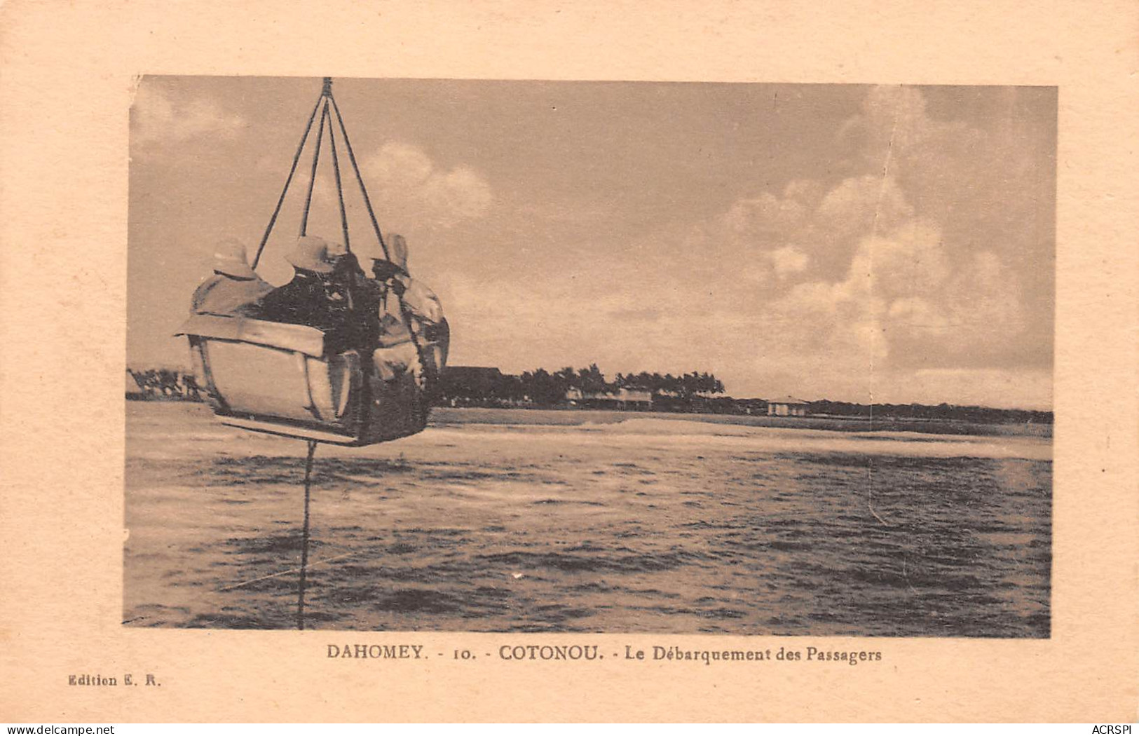 BENIN DAHOMEY COTONOU Débarquement Des Passagers Au Warf Wharf Carte Vierge Non Voyagé  (Scans R/V) N° 47 \ML4056 - Dahome