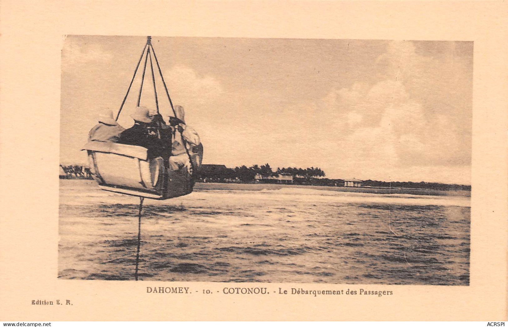 BENIN DAHOMEY COTONOU Débarquement Des Passagers Au Warf Wharf Carte Vierge Non Circulé  (Scans R/V) N° 46 \ML4056 - Dahomey