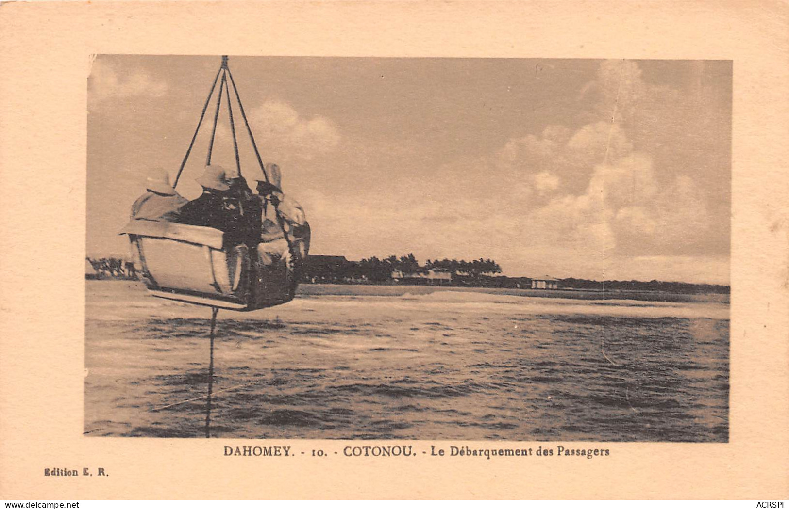 BENIN DAHOMEY COTONOU Débarquement Des Passagers Au Warf Wharf Carte Vierge Non Voyagé  (Scans R/V) N° 48 \ML4056 - Dahomey