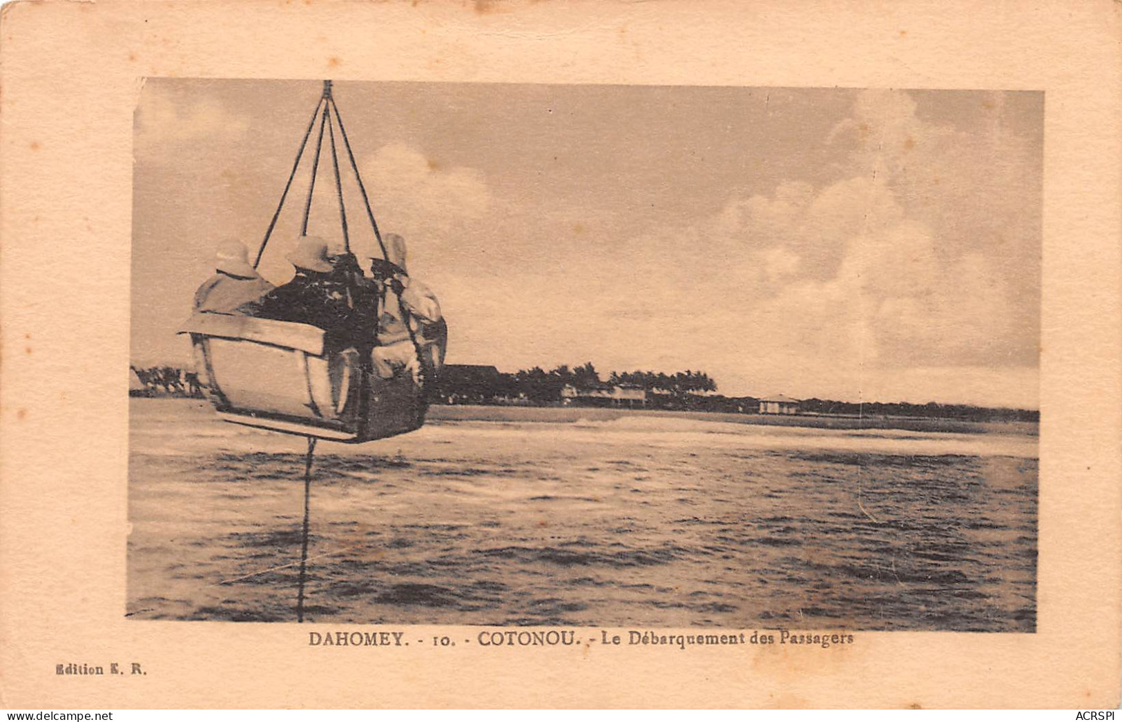 BENIN DAHOMEY COTONOU Débarquement Des Passagers Au Warf Wharf Carte Vierge Non Voyagé  (Scans R/V) N° 50 \ML4056 - Dahomey