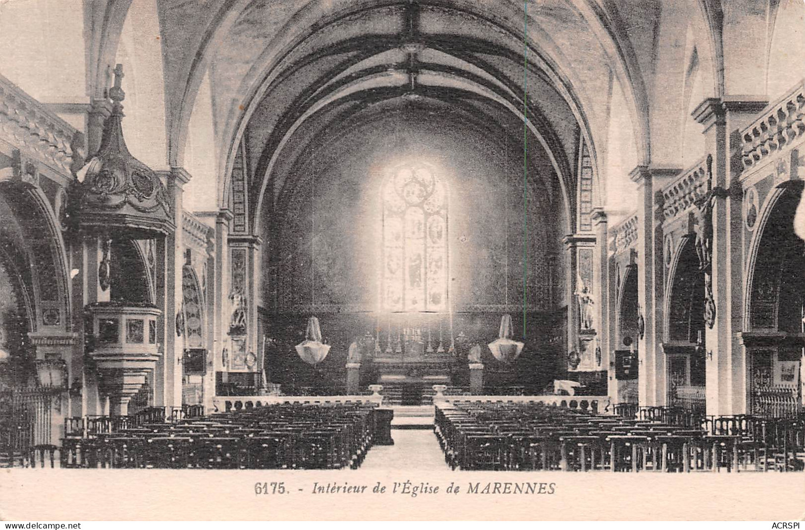 17  MARENNES  Intérieur De L'église écrite Non Circulé (Scans R/V) N° 13 \ML4059 - Marennes