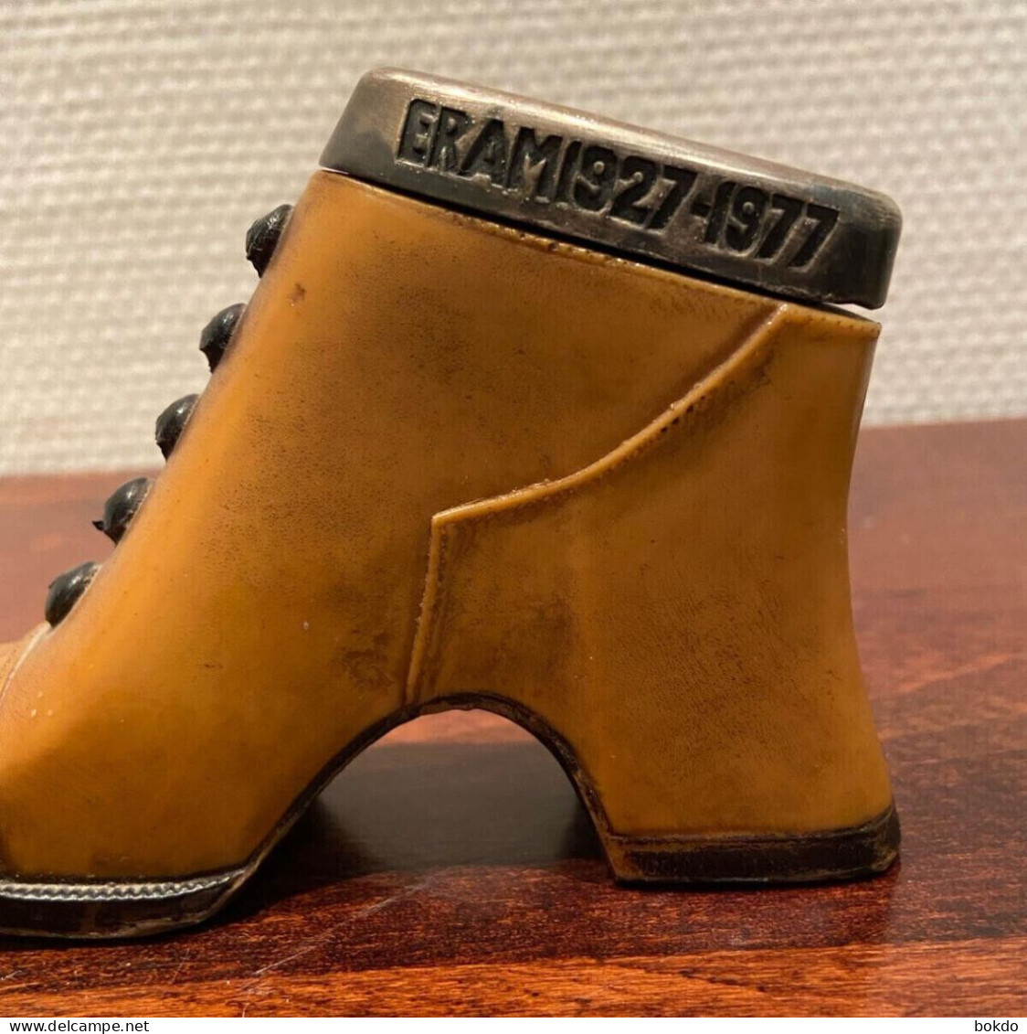 Tabatière -Forme Chaussure- Résine -métal - 1927-1977 - 14 Cm Environ - Other & Unclassified