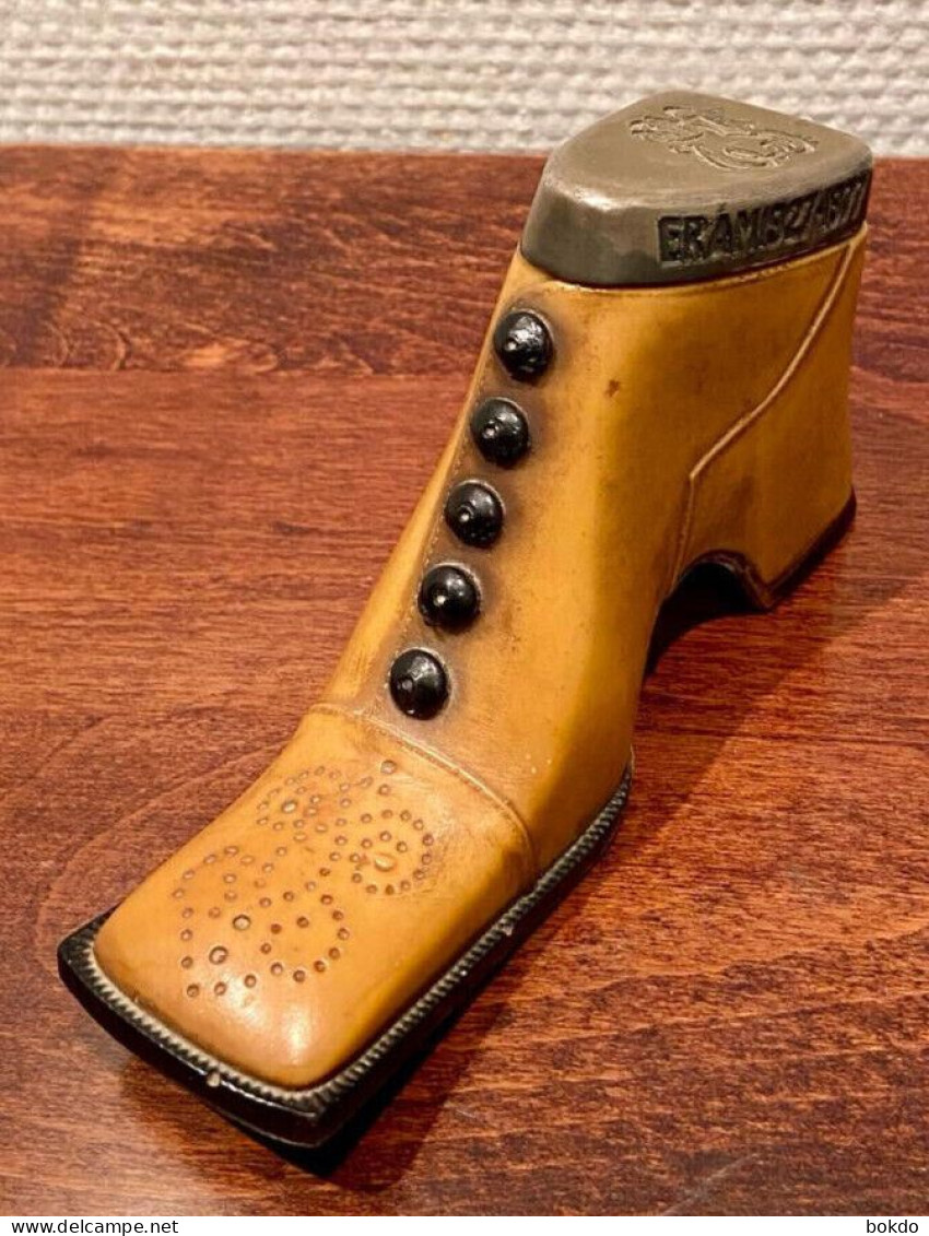 Tabatière -Forme chaussure- Résine -métal - 1927-1977 - 14 cm environ