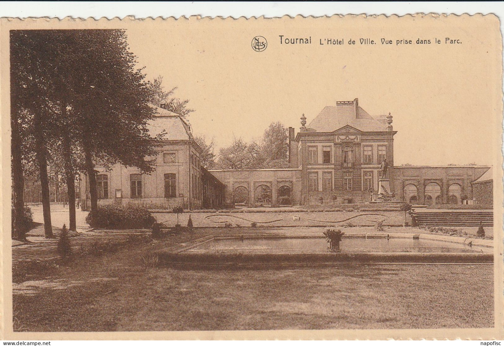 104-Tournai-Doornik L'Hotel De Ville Vue Prise Dans Le Parc - Tournai
