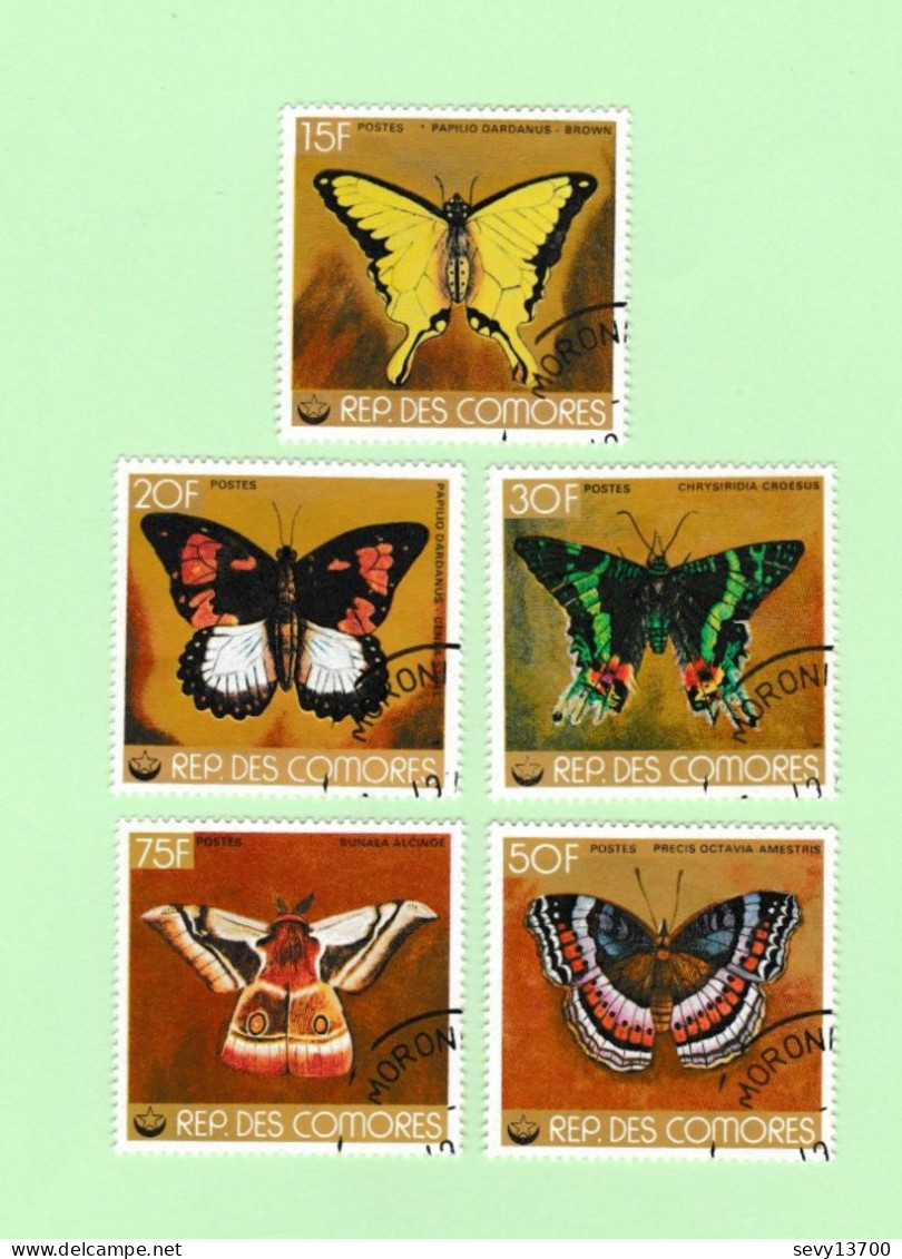 Lot 20 Timbres Les Papillons Roumanie Comores Mauritanie Nle Zélande Australie Malaisie Grenade Cuba Tchécoslovaquie DDR - Schmetterlinge