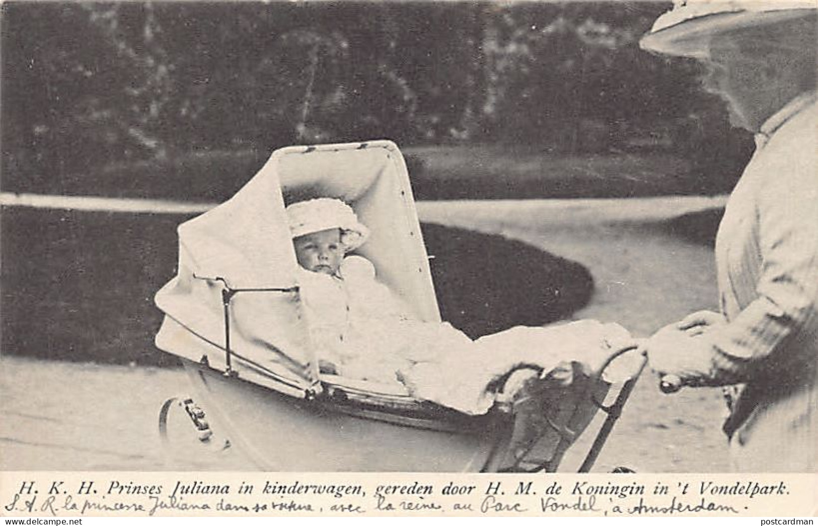 Nederland - AMSTERDAM - H.K.H. Prinses Juliana In Kinderwagen, Gereden Door H.M. De Koningin In't Vondelpark - Amsterdam