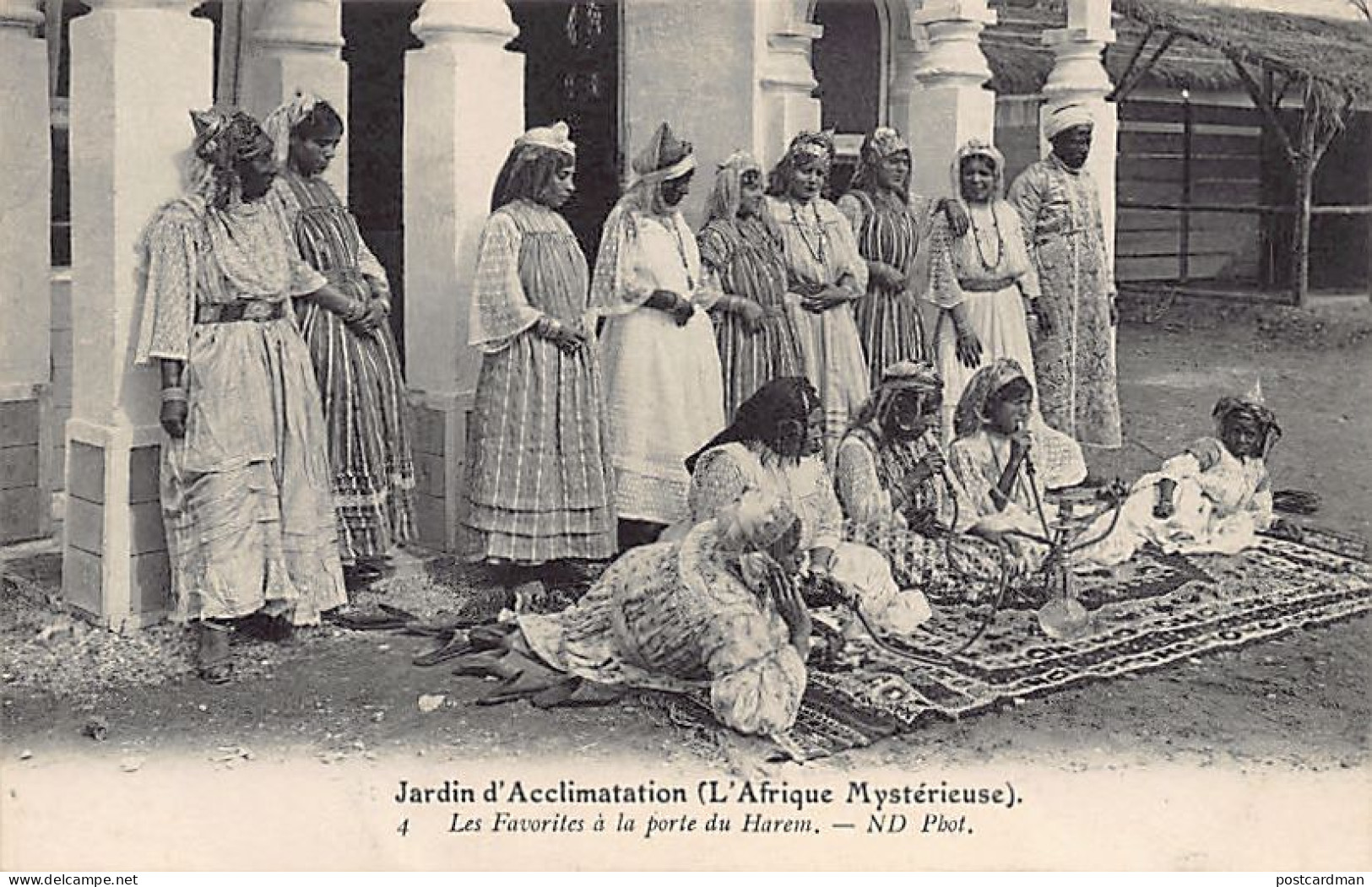Algérie - Les Favorites à La Porte Du Harem - Exposition Ethnographie L'Afrique  - Women