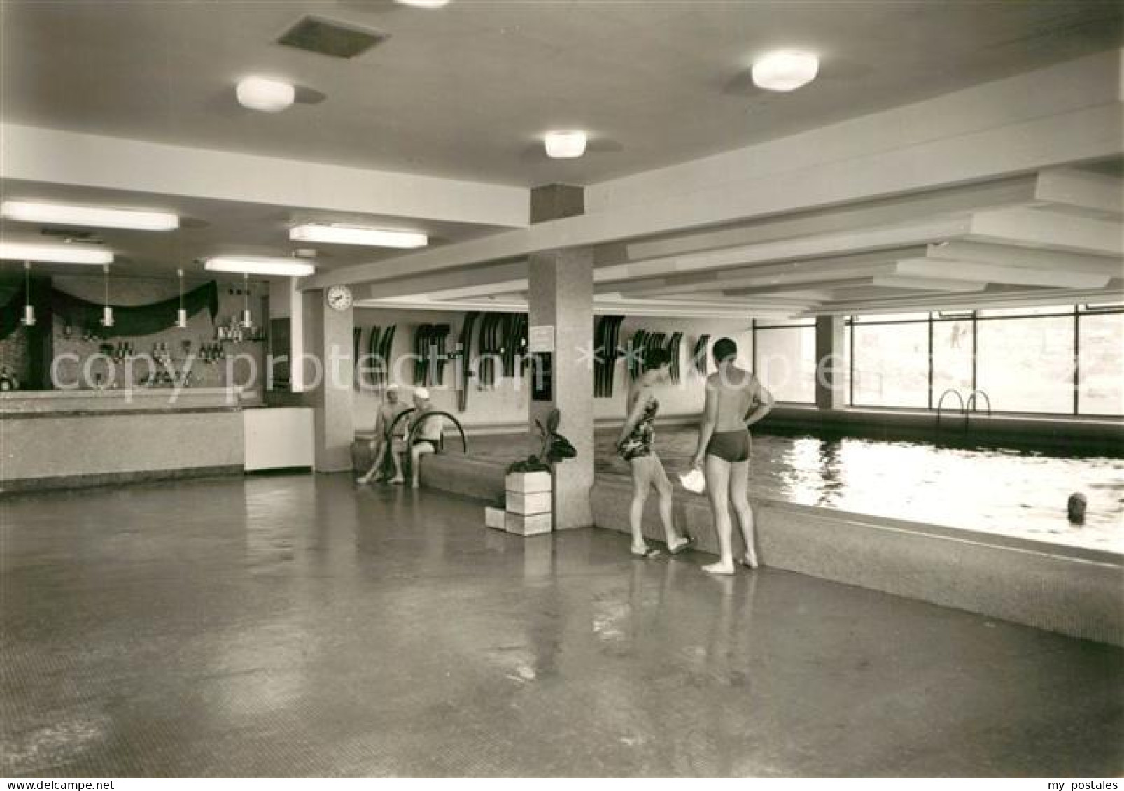 73334367 Oberhof Thueringen Schwimmhalle Mit Neptunbrunnen Oberhof Thueringen - Oberhof