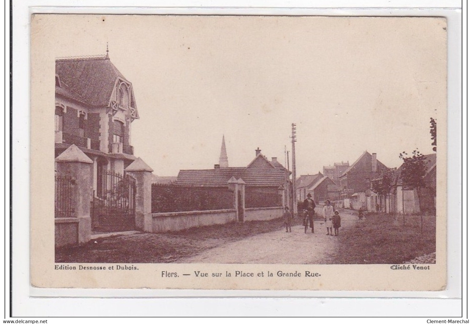 FLERS : Vue Sur La Place Et La Grande Rue - Tres Bon Etat - Flers