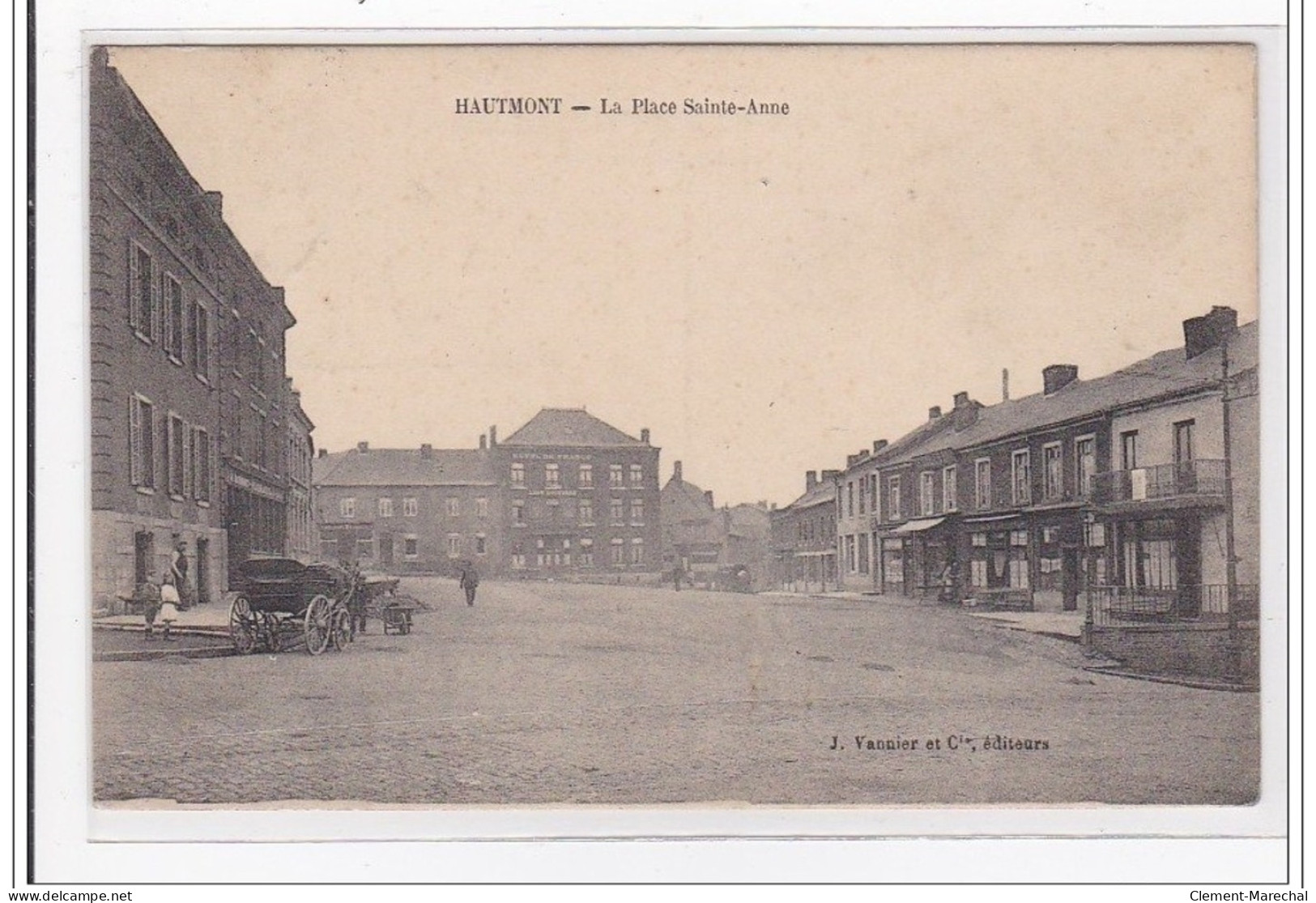 HAUTMONT : La Place Sainte-anne - Tres Bon Etat - Autres & Non Classés