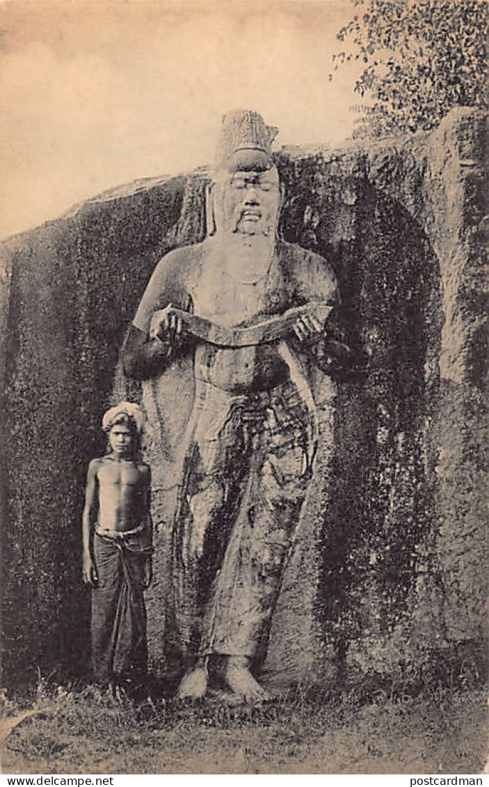 SRI LANKA - Statue Of King Parakrama - Publ. Plâté Ltd. 188 - Sri Lanka (Ceilán)